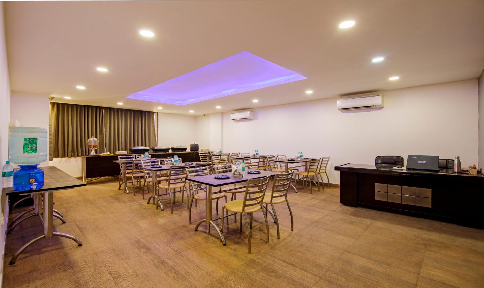 Treebo Noida Express Hotel Bagian luar foto