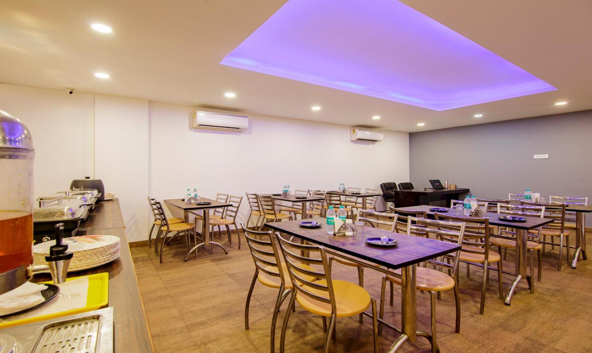 Treebo Noida Express Hotel Bagian luar foto