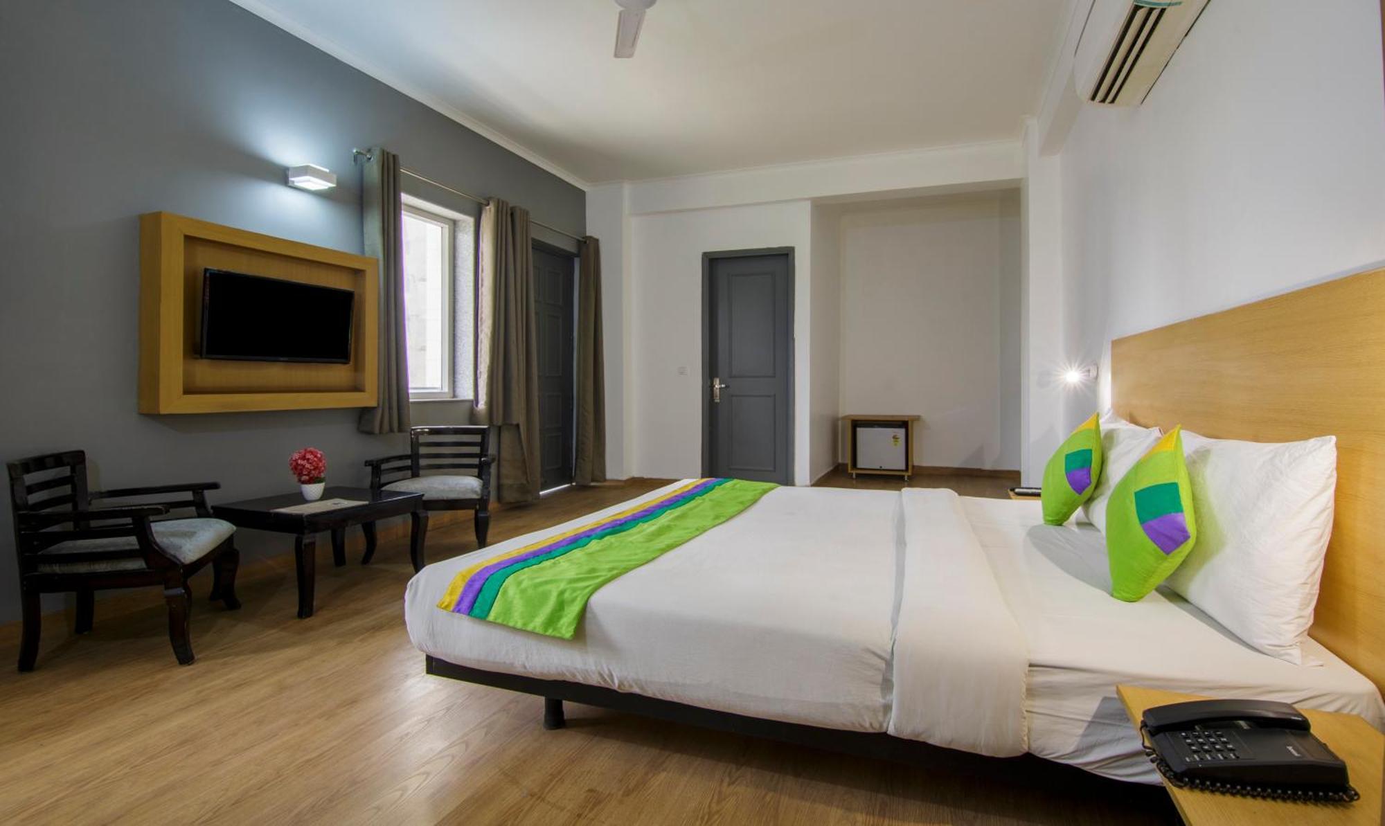 Treebo Noida Express Hotel Bagian luar foto